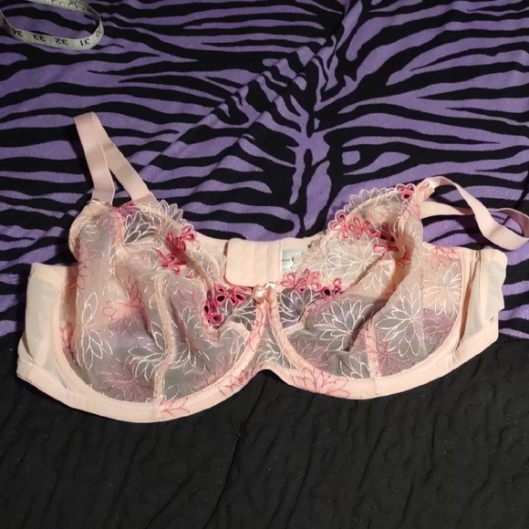 Pink Lace Underwire Bra with Floral Design 44DDD - Picture 1 of 3